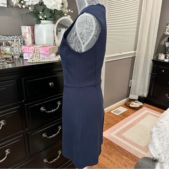 French Connection Lula Scallop V-Neck Dress | Size 6 | NWT - Picture 5 of 12